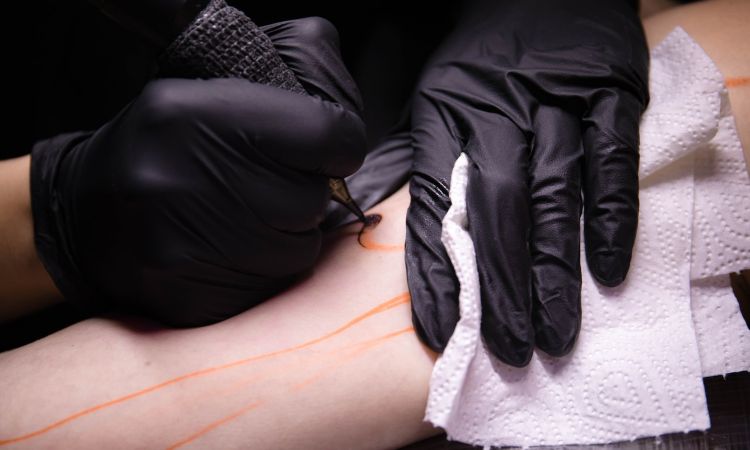 Descubre cómo curar un tatuaje con estos pasos