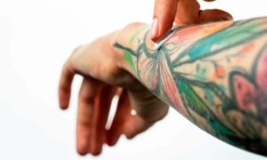 Conoce las cremas de tatuajes y cómo se utilizan