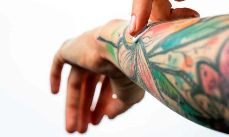 Conoce las cremas de tatuajes y cómo se utilizan