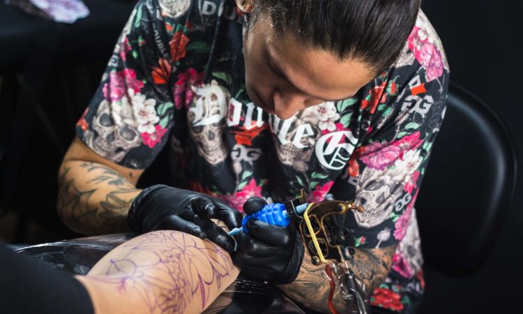 Descubre los cuidados de un tatuaje