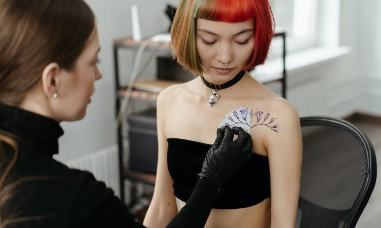 Te contamos cómo ser tatuador sin fracasar en el intento