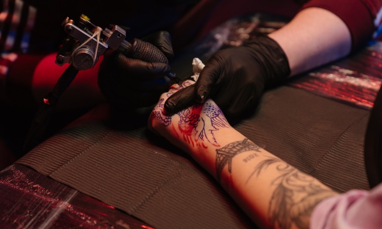 Qué son los tatuajes Cover Up y cómo se realizan