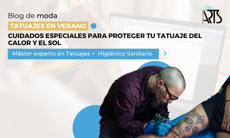 Tatuador realizando un tatuaje en la pierna de un cliente: cuidados especiales para tatuajes en verano frente al calor y el sol